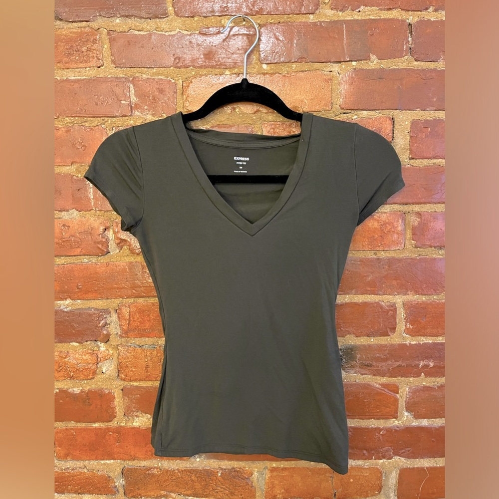 XXS olive green contour t-shirt